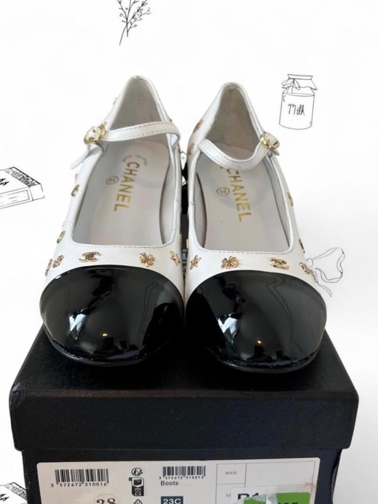 CHANEL Shoes - Chanel Patent Cap Toe Charms Mary Jane Pumps SZ 38